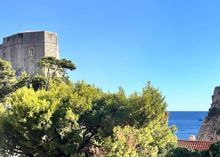 2 Minute Walk To Stradun Bed & Breakfast 3*