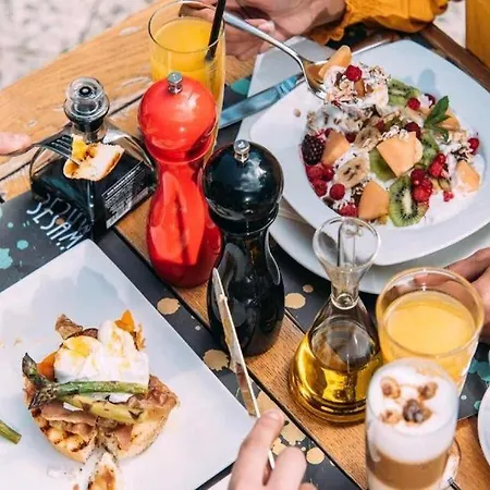 Couette-café 2 Minute Walk To Stradun 3*