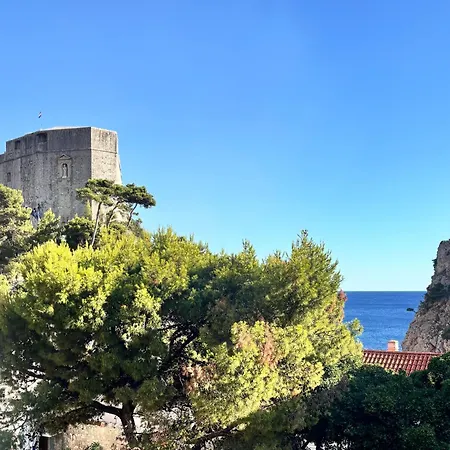 2 Minute Walk To Stradun Couette-café 3*